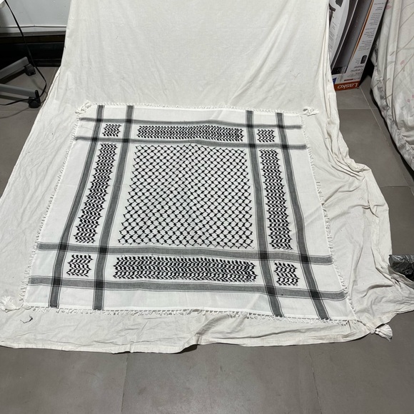 Houndstooth scarf, Keffiyeh, Arafat Hatta, cotton wide scarf with tassels, - Picture 2 of 10